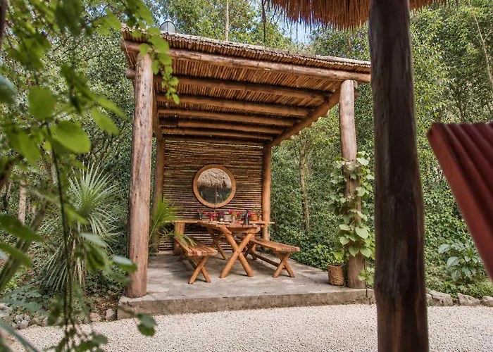 Madre Tierra Eco Habitat *